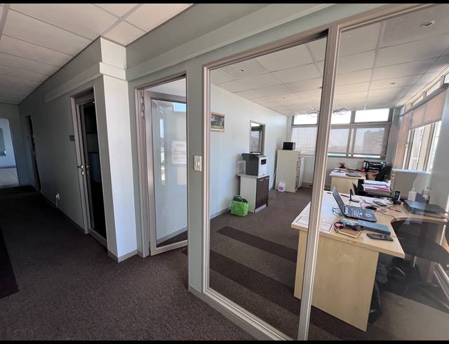450M² OFFICE FOR SALE IN SALT RIVER